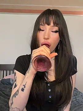 madelinexx online show from April 2026 09:05:01 AM