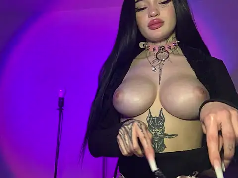 madelinexx online show from February 2025 10:31:01 PM