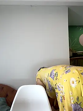 Snapshot of Elizabeth_Dupont chatting on October 2025 06:56:01 PM Elizabeth Dupont online show from October 2025 06:56:01 PM