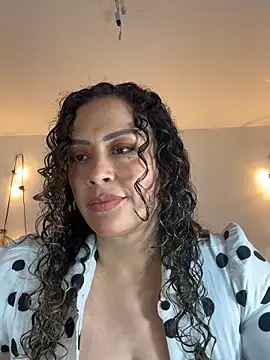 Snapshot of Elizabeth_Dupont chatting on October 2025 07:02:01 PM Elizabeth Dupont online show from October 2025 07:02:01 PM