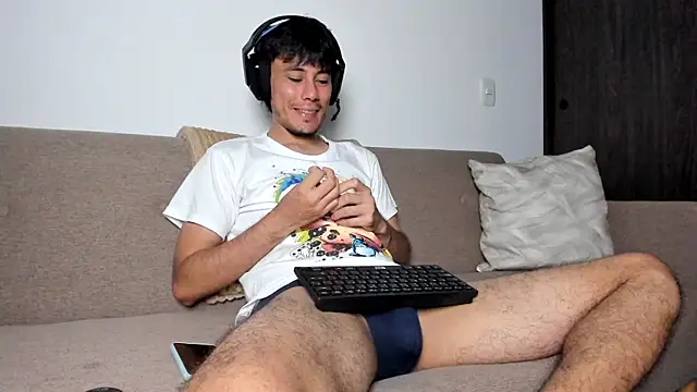 Huge latin cock online show from November 2025 11:08:02 PM