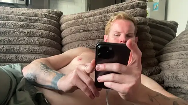 crossfitterguy87 online show from October 2025 03:47:02 PM