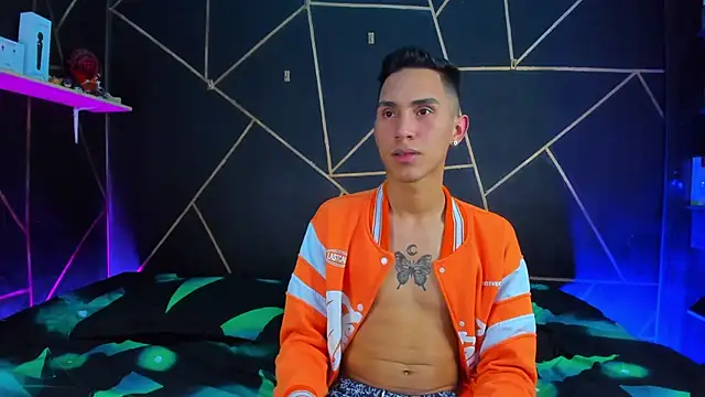 Snapshot of MillersKink chatting on February 2025 04:40:02 AM MillersKink online show from February 2025 04:40:02 AM