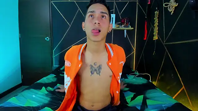 Snapshot of MillersKink chatting on March 2025 09:17:01 PM MillersKink online show from March 2025 09:17:01 PM