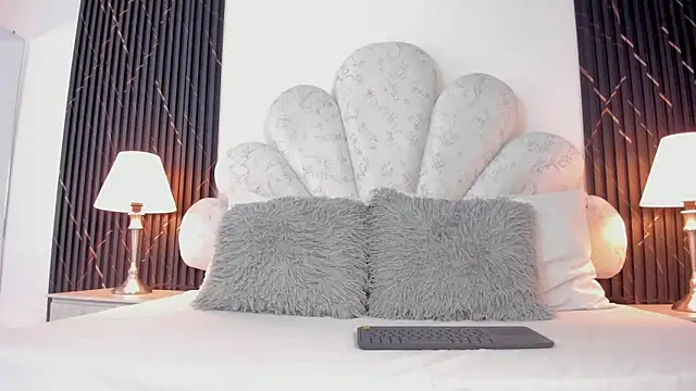 Jaslyn  Smith online show from March 2026 05:03:02 PM