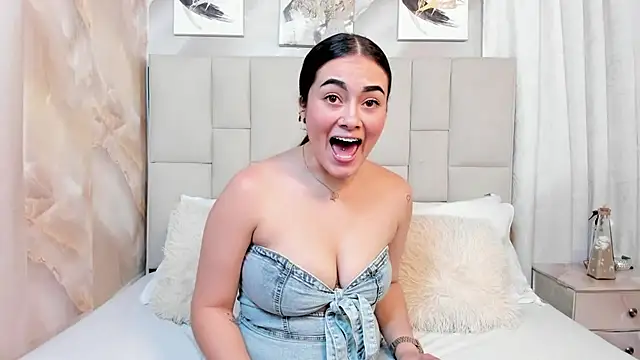 Snapshot of Jaslyn__Smith chatting on October 2025 04:28:01 PM Jaslyn Smith online show from October 2025 04:28:01 PM