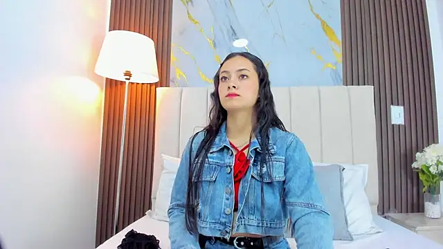 Jaslyn  Smith online show from May 2026 02:10:01 PM