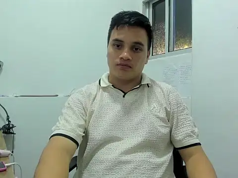 Snapshot of ahntony__69 chatting on June 2026 05:52:01 AM ahntony 69 online show from June 2026 05:52:01 AM