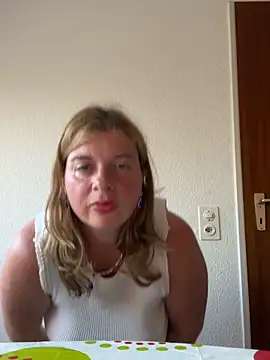 Snapshot of Lombada chatting on May 2026 04:06:02 PM Lombada online show from May 2026 04:06:02 PM