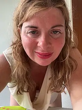 Snapshot of Lombada chatting on May 2026 08:33:01 AM Lombada online show from May 2026 08:33:01 AM