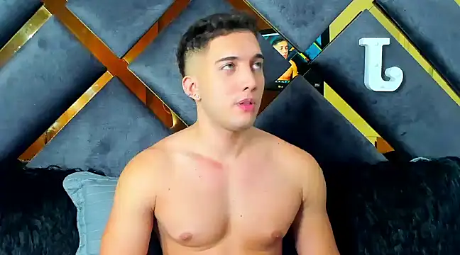 Snapshot of jeicob_stone chatting on December 2024 05:21:02 PM jeicob stone online show from December 2024 05:21:02 PM