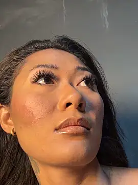 Snapshot of thai-dreamgirl chatting on October 2025 11:03:01 PM thai-dreamgirl online show from October 2025 11:03:01 PM