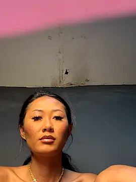 Snapshot of thai-dreamgirl chatting on November 2025 11:20:02 PM thai-dreamgirl online show from November 2025 11:20:02 PM