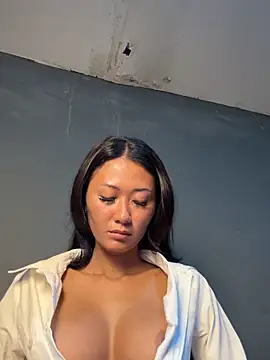 Snapshot of thai-dreamgirl chatting on December 2025 11:27:02 PM thai-dreamgirl online show from December 2025 11:27:02 PM