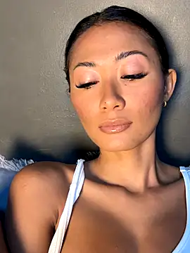 Snapshot of thai-dreamgirl chatting on October 2025 11:01:02 PM thai-dreamgirl online show from October 2025 11:01:02 PM