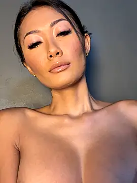 Snapshot of thai-dreamgirl chatting on October 2025 11:36:01 PM thai-dreamgirl online show from October 2025 11:36:01 PM