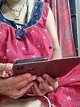 miss-Riy online show from April 2026 04:37:01 PM