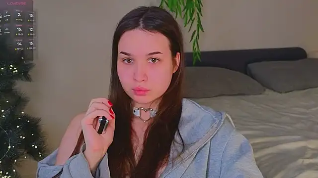 Roxie Mils online show from January 2025 06:12:02 PM