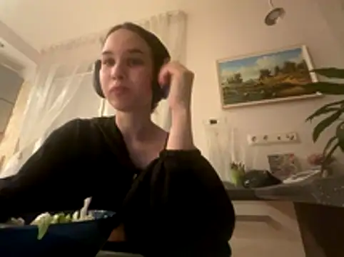 Roxie Mils online show from October 2025 07:26:02 PM