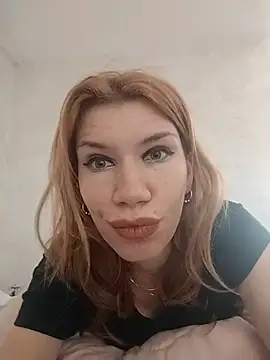 Snapshot of EvaRush chatting on December 2025 10:52:02 AM EvaRush online show from December 2025 10:52:02 AM