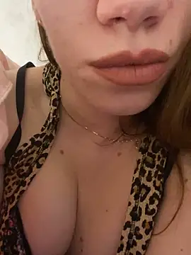 Snapshot of EvaRush chatting on December 2024 12:15:02 AM EvaRush online show from December 2024 12:15:02 AM