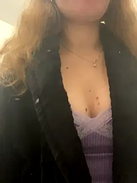 Snapshot of EvaRush chatting on December 2024 08:50:01 PM EvaRush online show from December 2024 08:50:01 PM