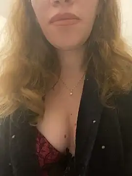 Snapshot of EvaRush chatting on December 2024 08:12:01 PM EvaRush online show from December 2024 08:12:01 PM