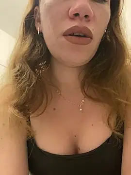 Snapshot of EvaRush chatting on December 2024 06:59:02 PM EvaRush online show from December 2024 06:59:02 PM