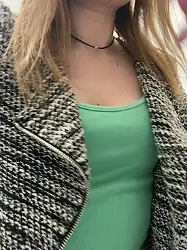 Snapshot of EvaRush chatting on March 2025 02:04:01 AM EvaRush online show from March 2025 02:04:01 AM