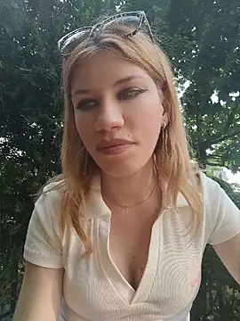 EvaRush online show from May 2026 04:17:01 PM