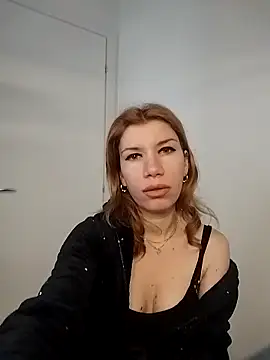 Snapshot of EvaRush chatting on December 2025 08:47:01 AM EvaRush online show from December 2025 08:47:01 AM