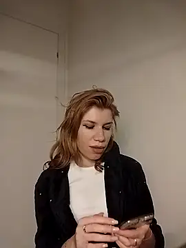 Snapshot of EvaRush chatting on December 2025 08:53:02 PM EvaRush online show from December 2025 08:53:02 PM