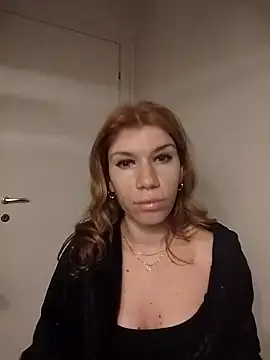 Snapshot of EvaRush chatting on November 2025 07:58:01 PM EvaRush online show from November 2025 07:58:01 PM