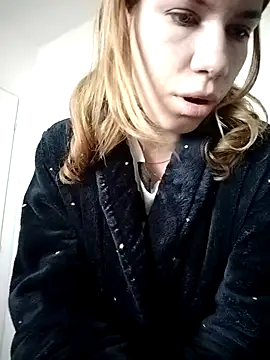 Snapshot of EvaRush chatting on November 2025 09:57:02 AM EvaRush online show from November 2025 09:57:02 AM