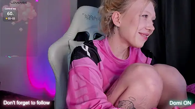 takeyourmolly online show from March 2025 01:07:01 PM