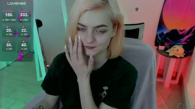 Fire Bestie online show from March 2025 01:30:01 PM