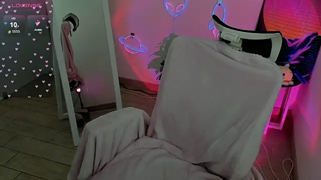 Fire Bestie online show from February 2025 04:47:01 PM