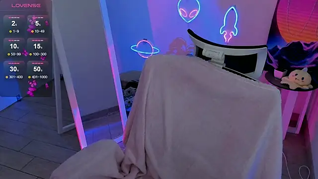 Fire Bestie online show from March 2025 04:55:02 PM