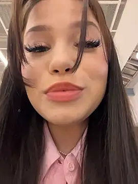 Snapshot of Chloe__Moon chatting on November 2025 03:15:01 PM Chloe Moon online show from November 2025 03:15:01 PM