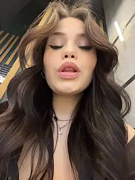 Snapshot of Chloe__Moon chatting on December 2025 04:08:02 PM Chloe Moon online show from December 2025 04:08:02 PM