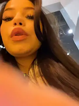 Snapshot of Chloe__Moon chatting on November 2025 01:11:01 PM Chloe Moon online show from November 2025 01:11:01 PM