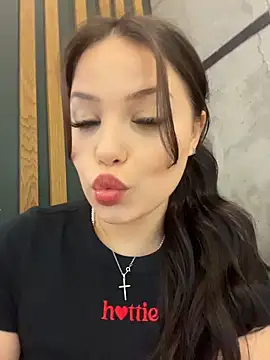 Snapshot of Chloe__Moon chatting on October 2025 01:34:01 PM Chloe Moon online show from October 2025 01:34:01 PM