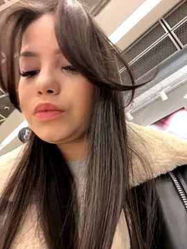 Chloe  Moon online show from December 2025 02:22:02 PM