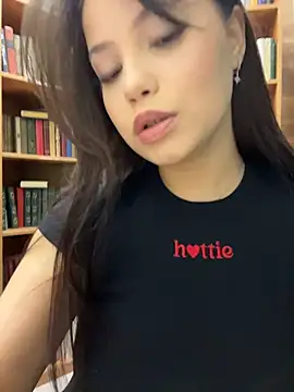 Chloe  Moon online show from June 2026 02:15:01 PM