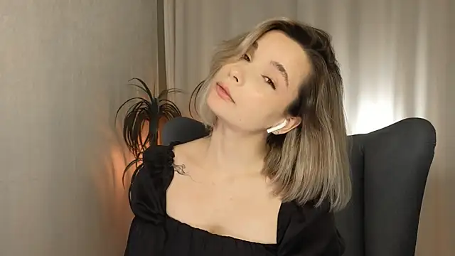 alita angelo online show from December 2024 08:28:02 PM