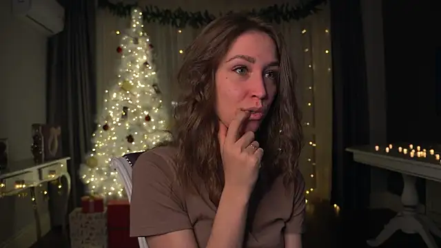 Snapshot of RennieLewis chatting on December 2024 05:50:02 PM RennieLewis online show from December 2024 05:50:02 PM
