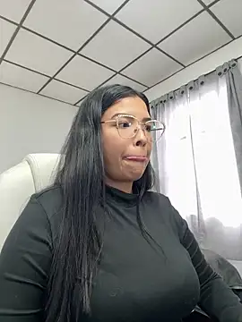 Snapshot of Aniee_Leeee chatting on March 2025 06:34:02 PM Aniee Leeee online show from March 2025 06:34:02 PM