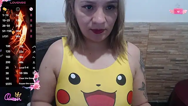 Snapshot of athenea_russo4 chatting on May 2026 01:10:01 AM athenea russo4 online show from May 2026 01:10:01 AM