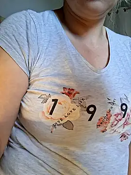 LaRa forU online show from October 2025 10:07:01 AM