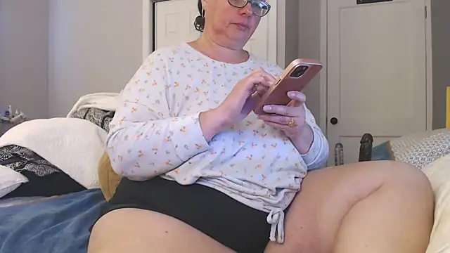 LauLauPAWG online show from June 2026 12:32:01 AM